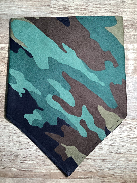 Camo (Black Dots)