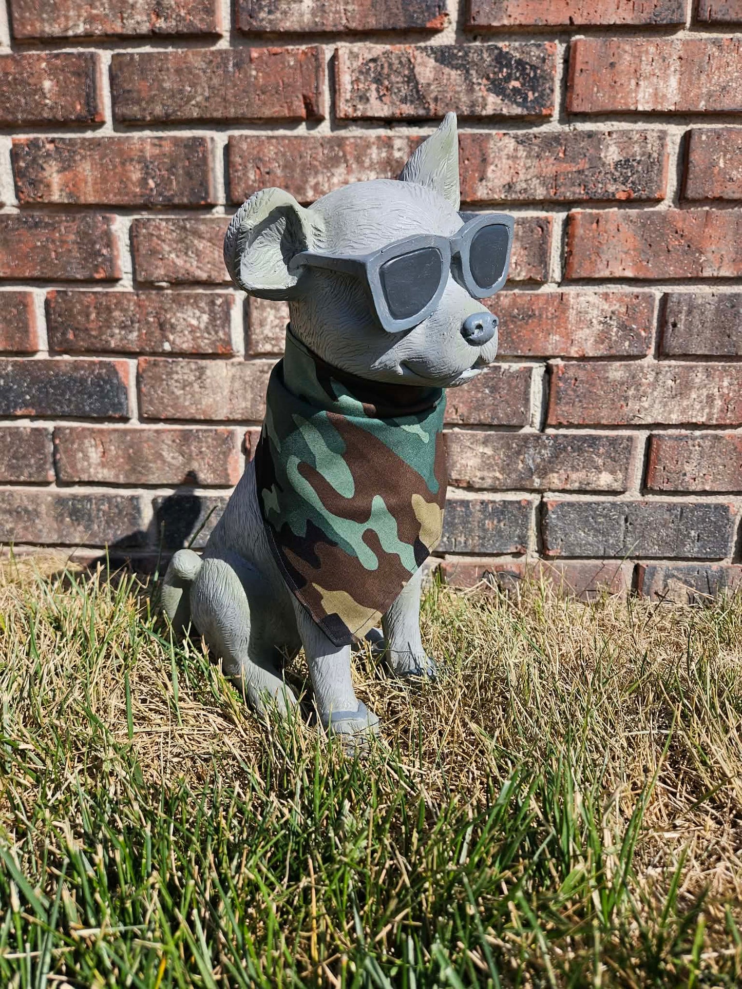 Camo (Black Dots)